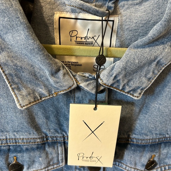 Produx Boyfriend Trucker Light Wash Denim Jacket with Button Closure Size Small - Picture 2 of 5